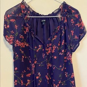 Apt 9. Petite x small. Purple with pink flowers blouse.